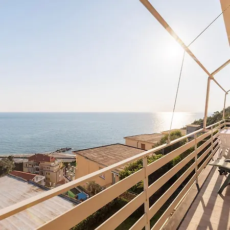 Vintage Ocean View With Fast Wi-fi And Elevator To Town *