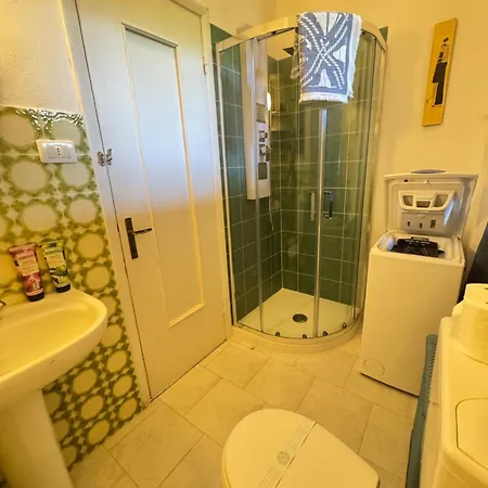 Vintage Ocean View With Fast Wi-fi And Elevator To Town דירה לבנטו